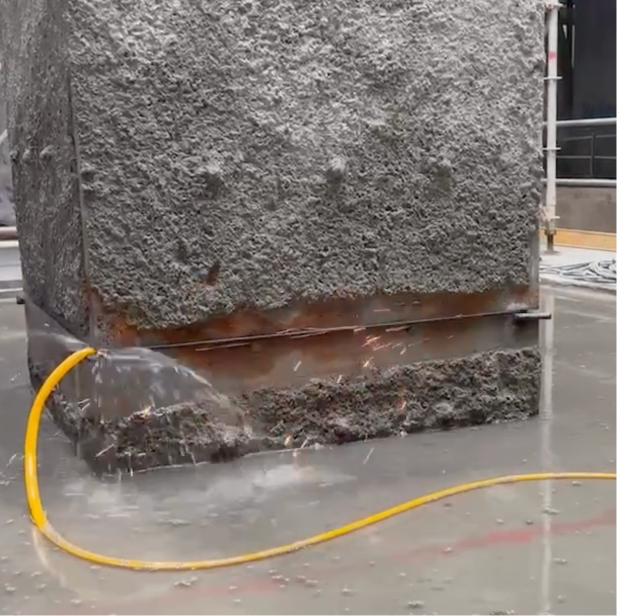 Cutting Reinforced Concrete Block with High-Performance KEENOVA Diamond Wire