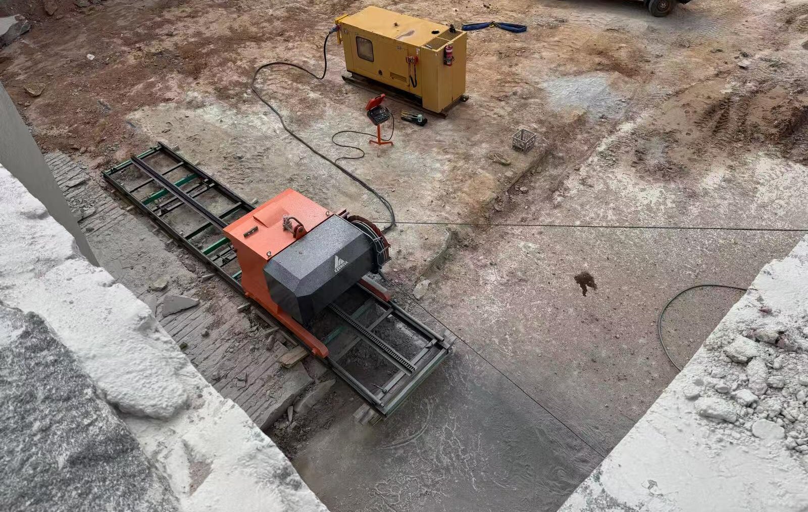 KEENOVA 75KW Wire Saw & G129 Diamond Wire Cutting Granite in Australia
