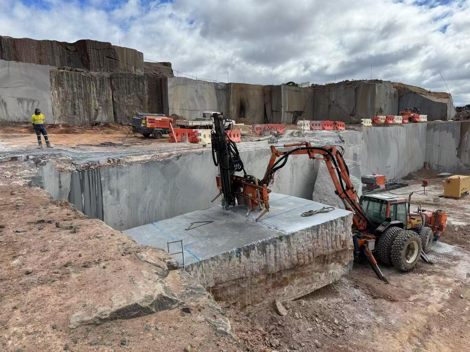 KEENOVA Wire Saw & W789 Diamond Wire Cutting Hard Granite in Western Australia